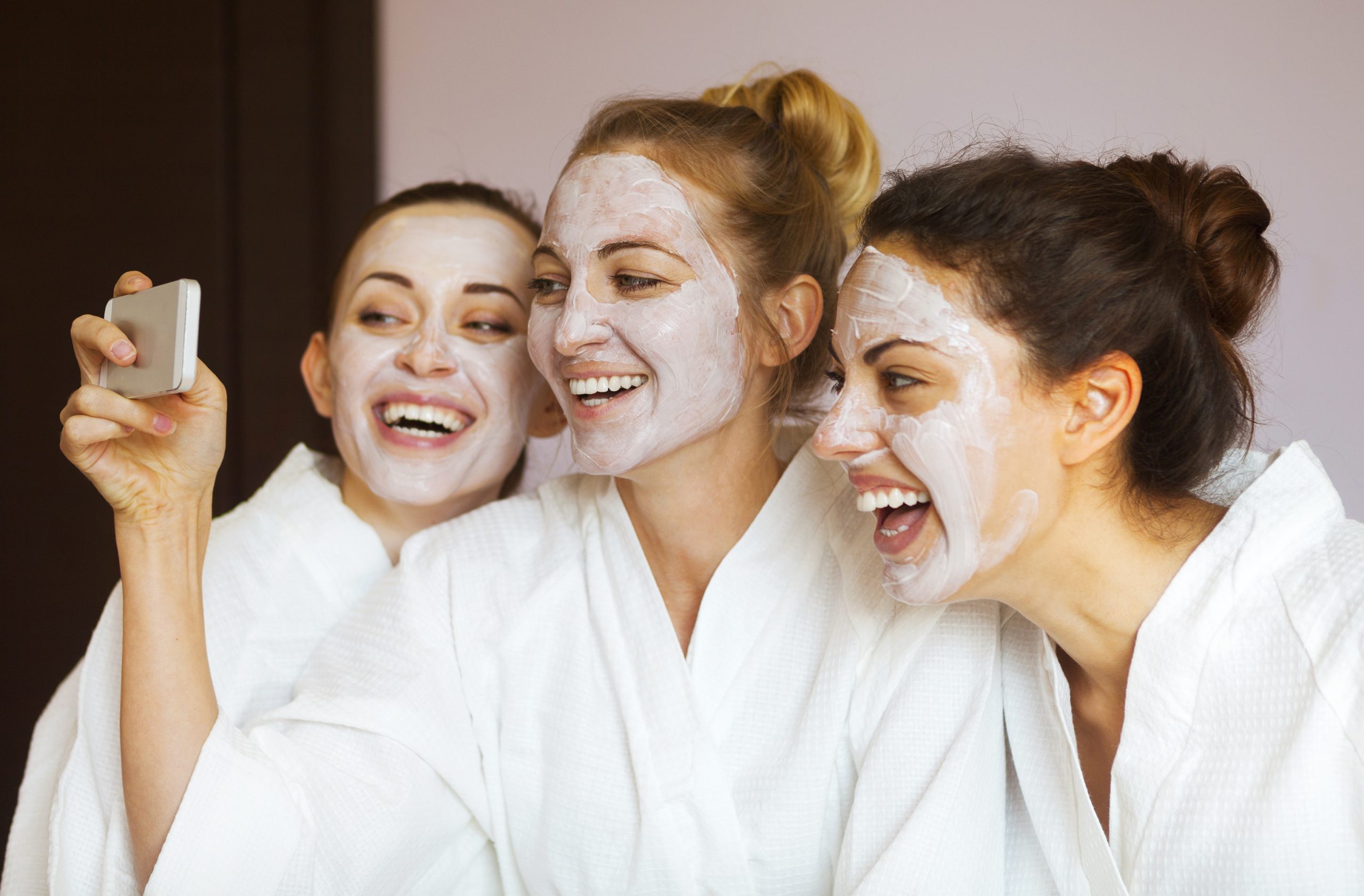 girls having in house spa treatment and facials for hens weekend at ggs ranch and retreat